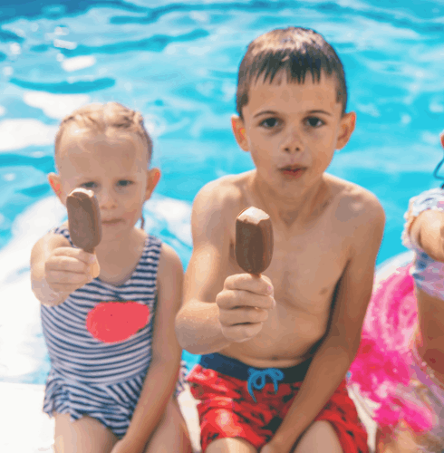 Children-Eating-Icecream-by-the-pool-small