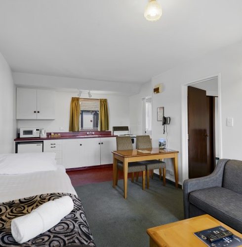 Cotswold-Motor-Inn-One-Bedroom-with-Single-2-Small