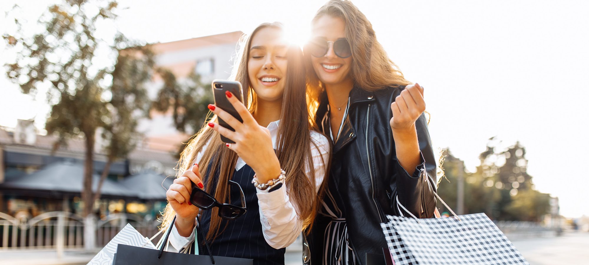 Girls-Shopping-Banner