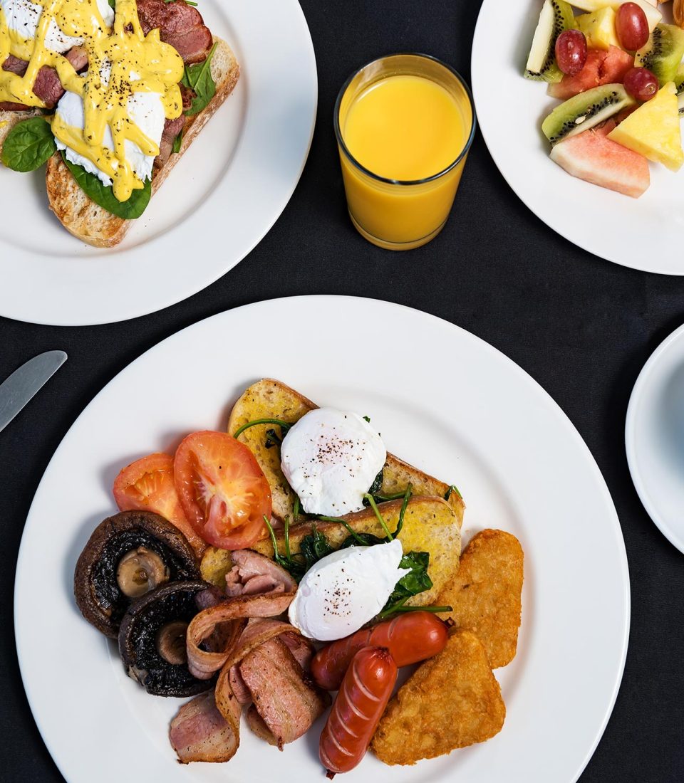 Heartland-Ambassador-Hotel-Hamilton-Breakfast-Regular