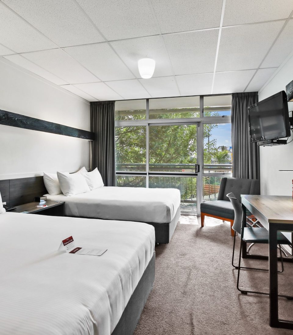 Heartland-Ambassador-Hotel-Superior-Plus-Room-1-Regular