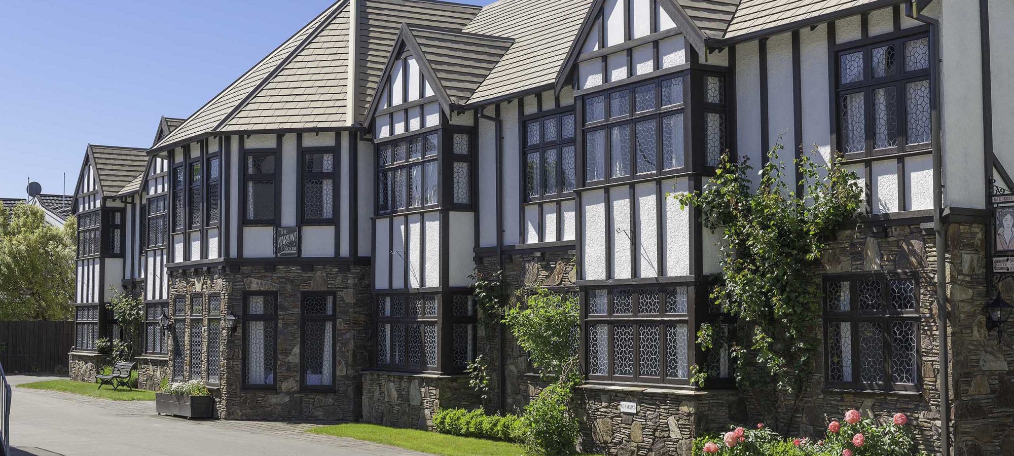 Heartland-Hotel-Cotswold-Exterior-Building-Courtyard-Banner
