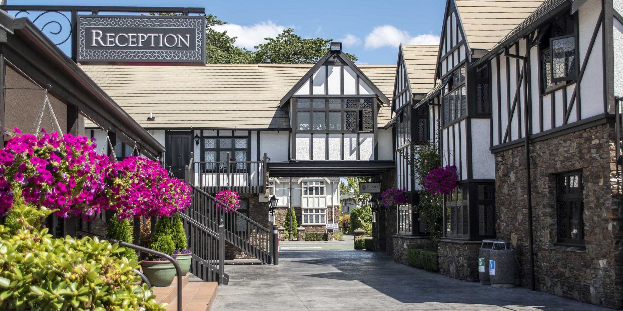 Heartland-Hotel-Cotswold-Exterior-Entrance-Courtyard-Banner