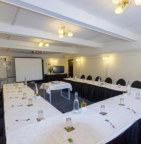 Heartland-Hotel-Cotswold-Meeting-Room-1-Small