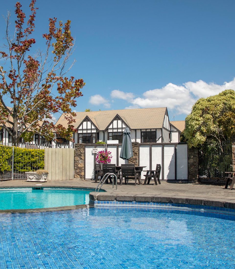 Heartland-Hotel-Cotswold-Pool-Regular