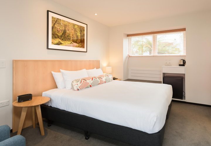 Heartland-Hotel-Glacier-Country-Standard-Room-1-Regular