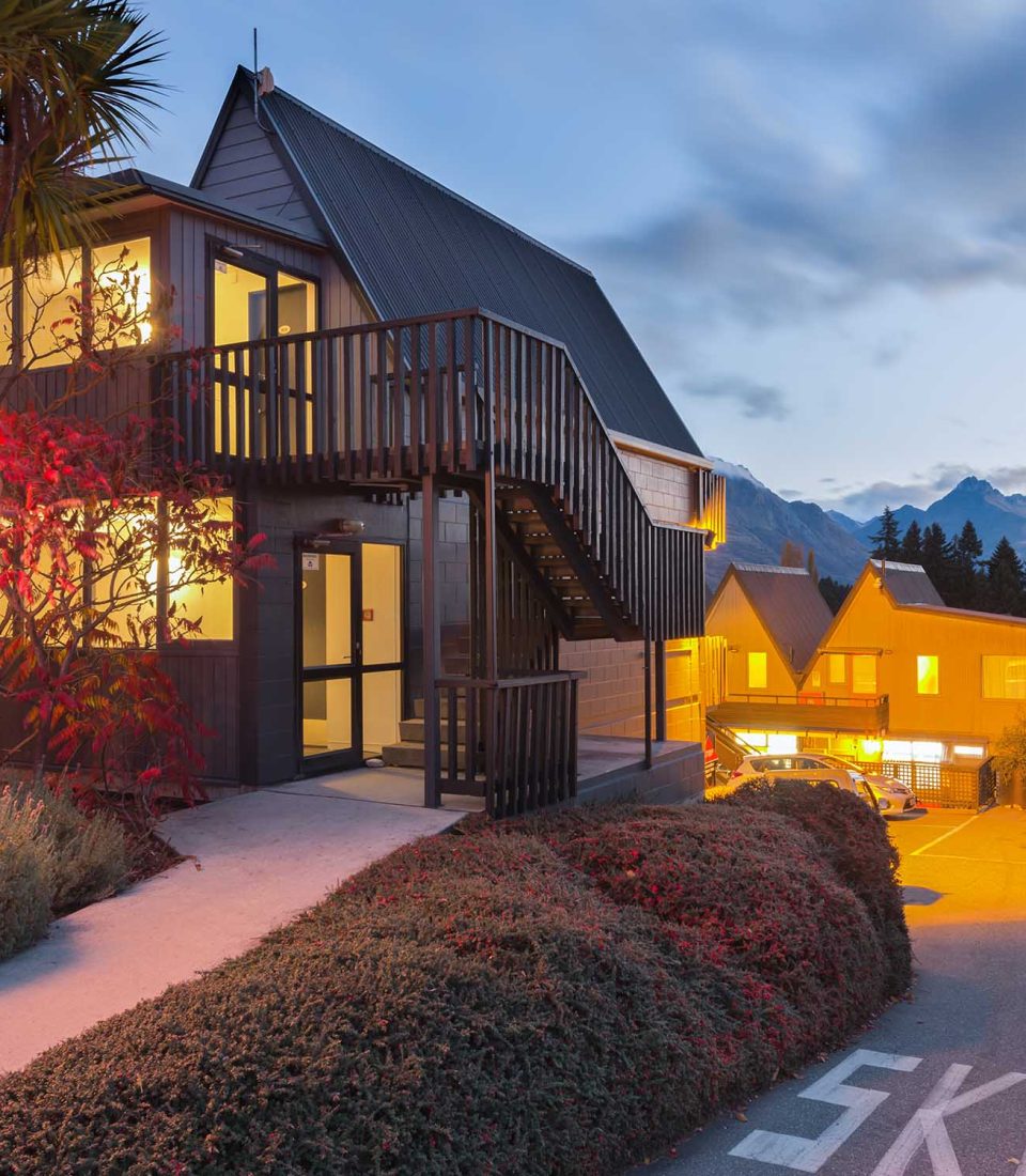 Heartland-Hotel-Queenstown-Exterior-Entrance-Sign-Evening-Night-Regular