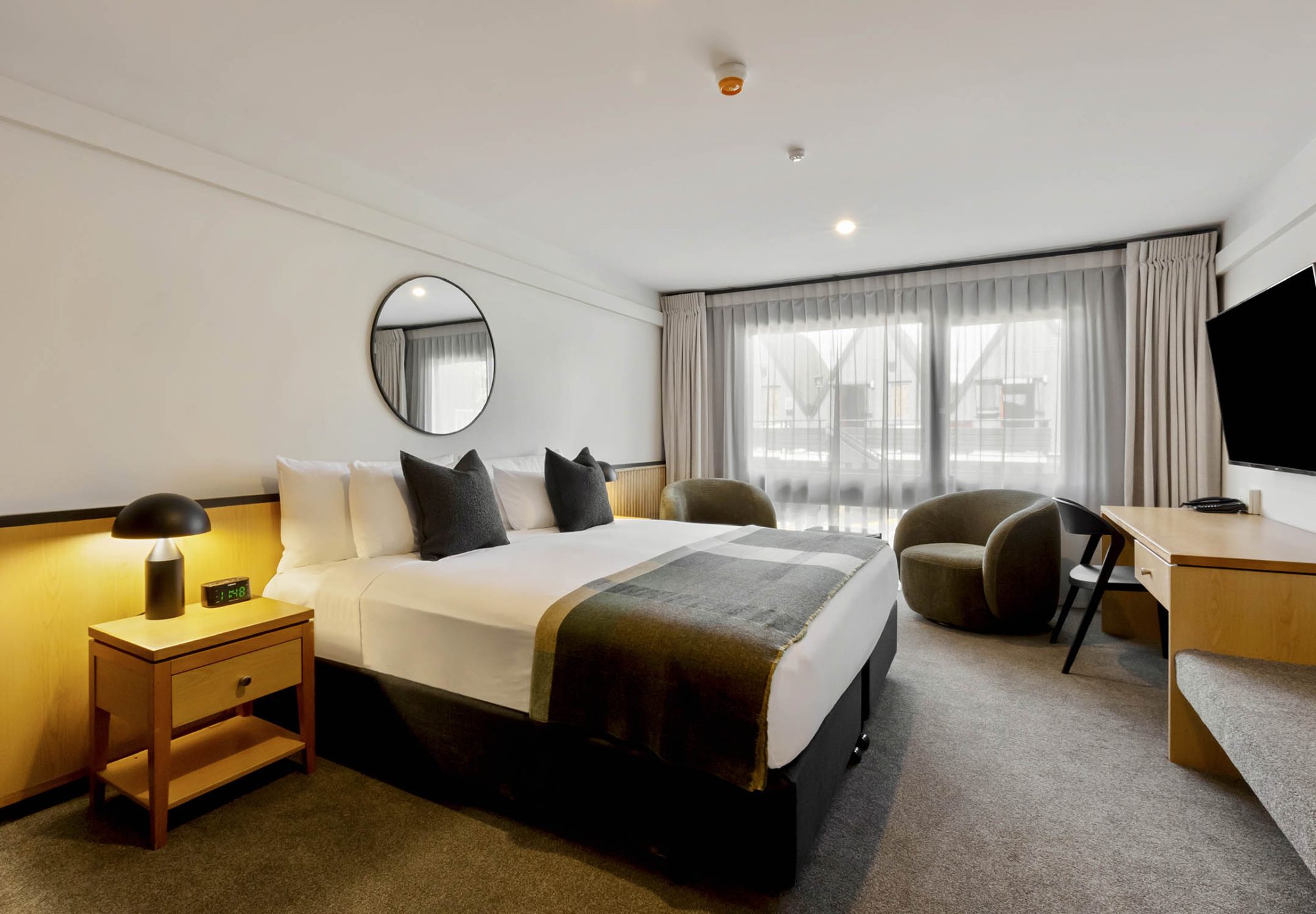 Heartland Hotel Queenstown - Standard Split King No View - 1 of 6 - regular