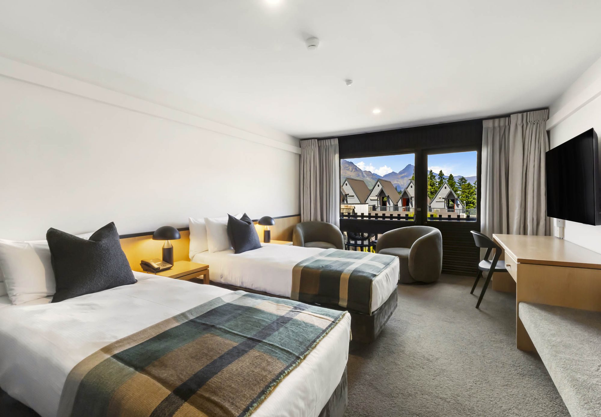Heartland Hotel Queenstown - Standard Split King - Twin Config - 1 of 9 - regular
