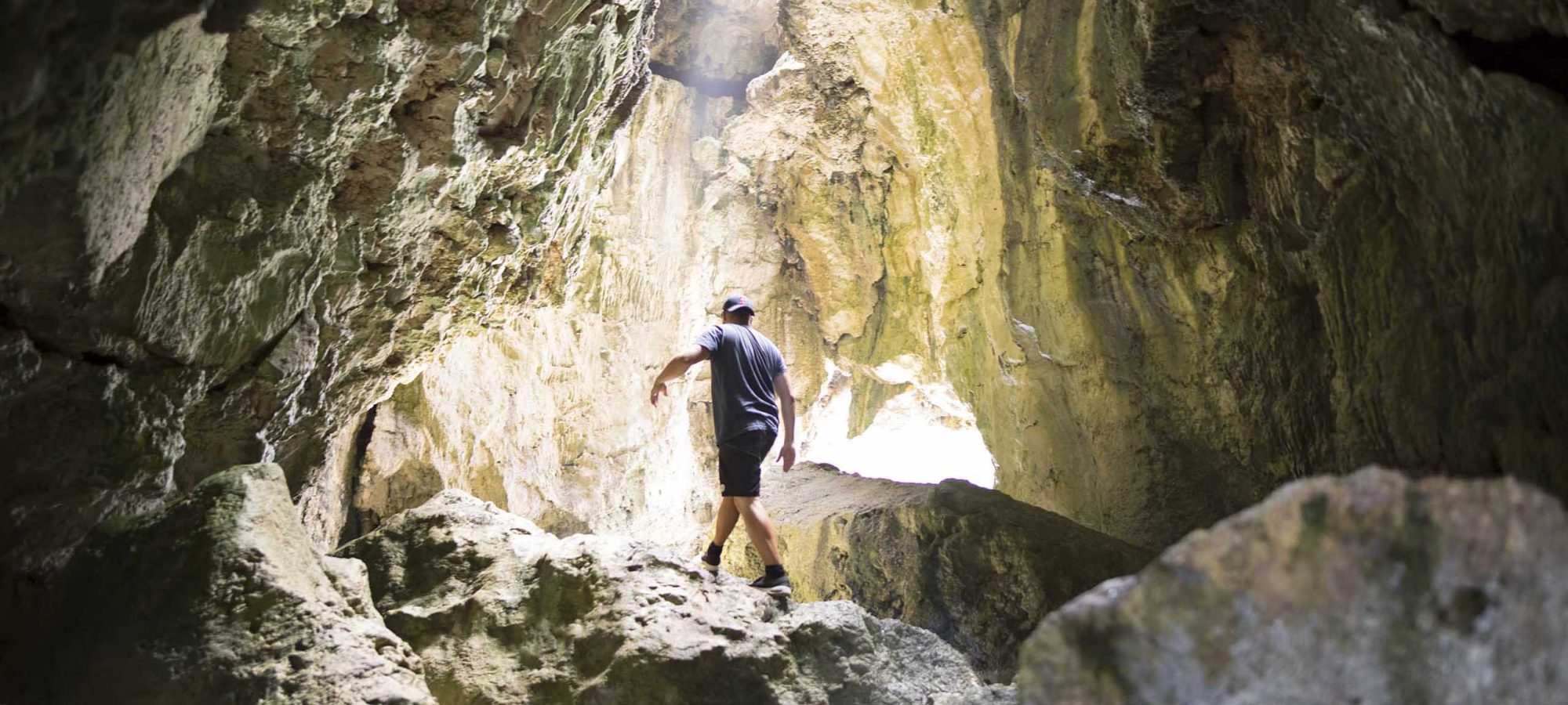 Niue-Island-Caves-People-Activities-Banner