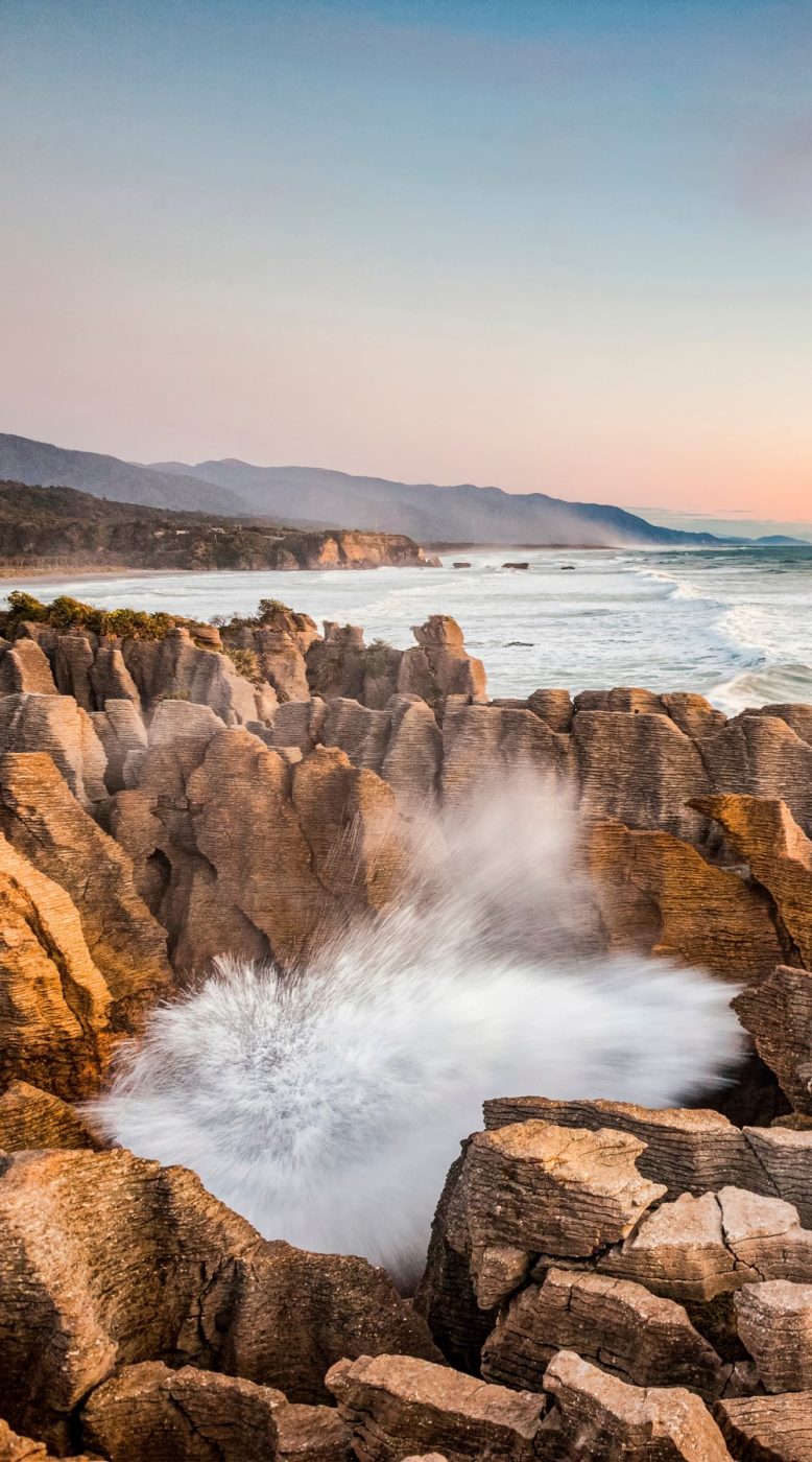 Punakaiki-Pancake-Rocks-and-blow-holes-mobile-banner