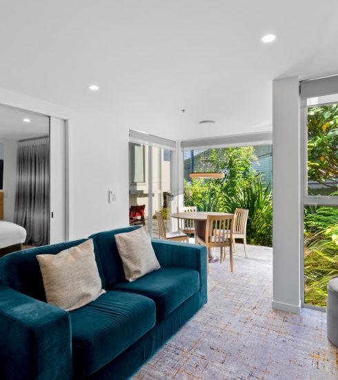 QTS-One-Bedroom-Suite-King-Internal-View-2-artwork-update-regular