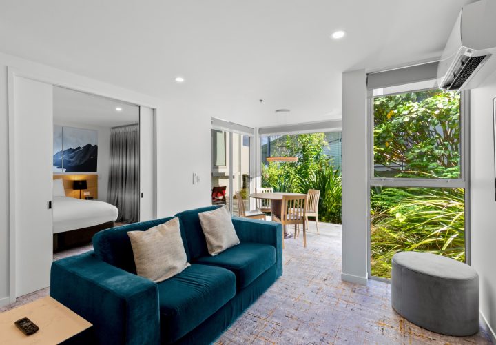 QTS-One-Bedroom-Suite-King-Internal-View-2-artwork-update-regular