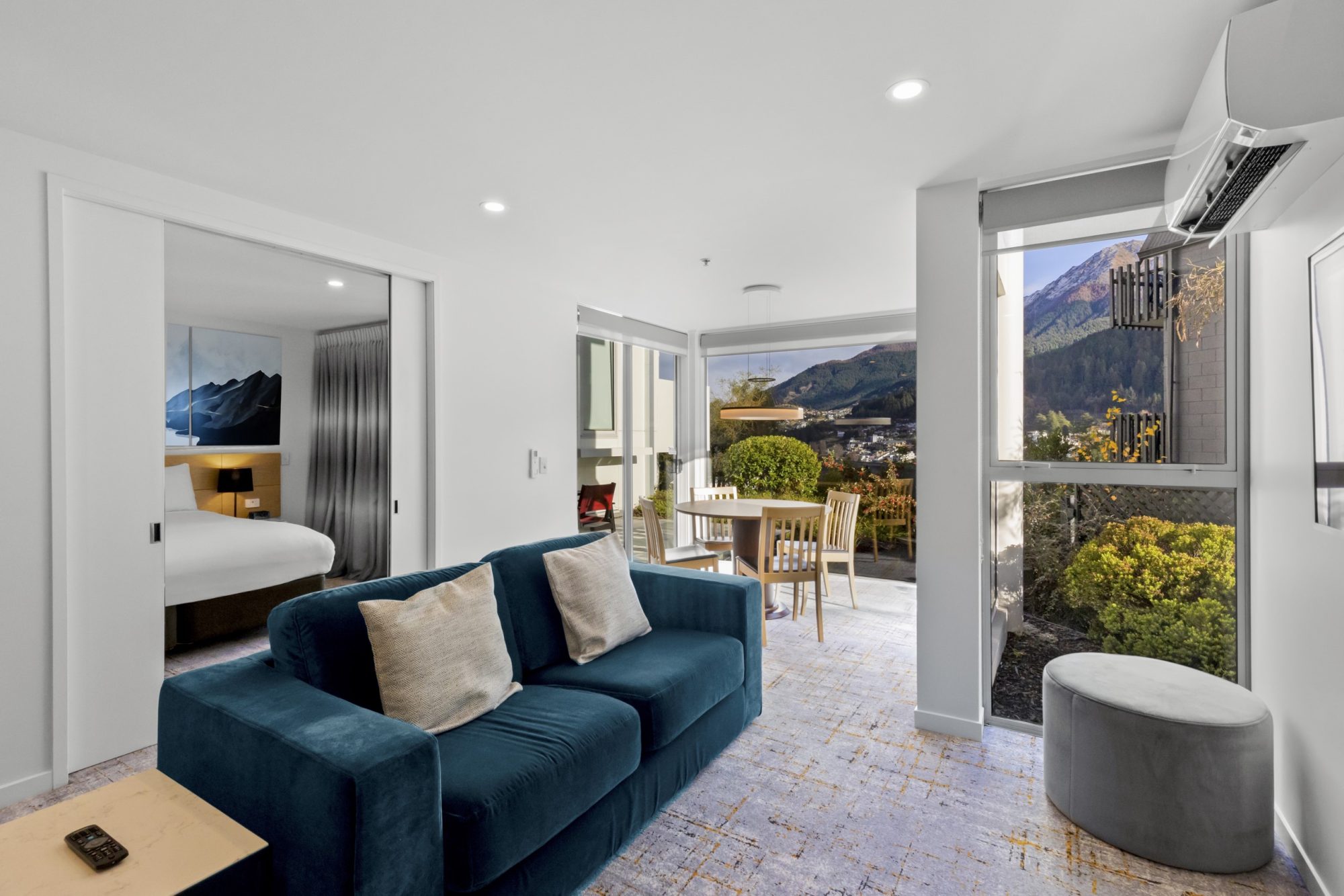 QTS-Superior-One-Bedoom-Suite-Earnslaw-Block-No-View-8-Artwork-Banner