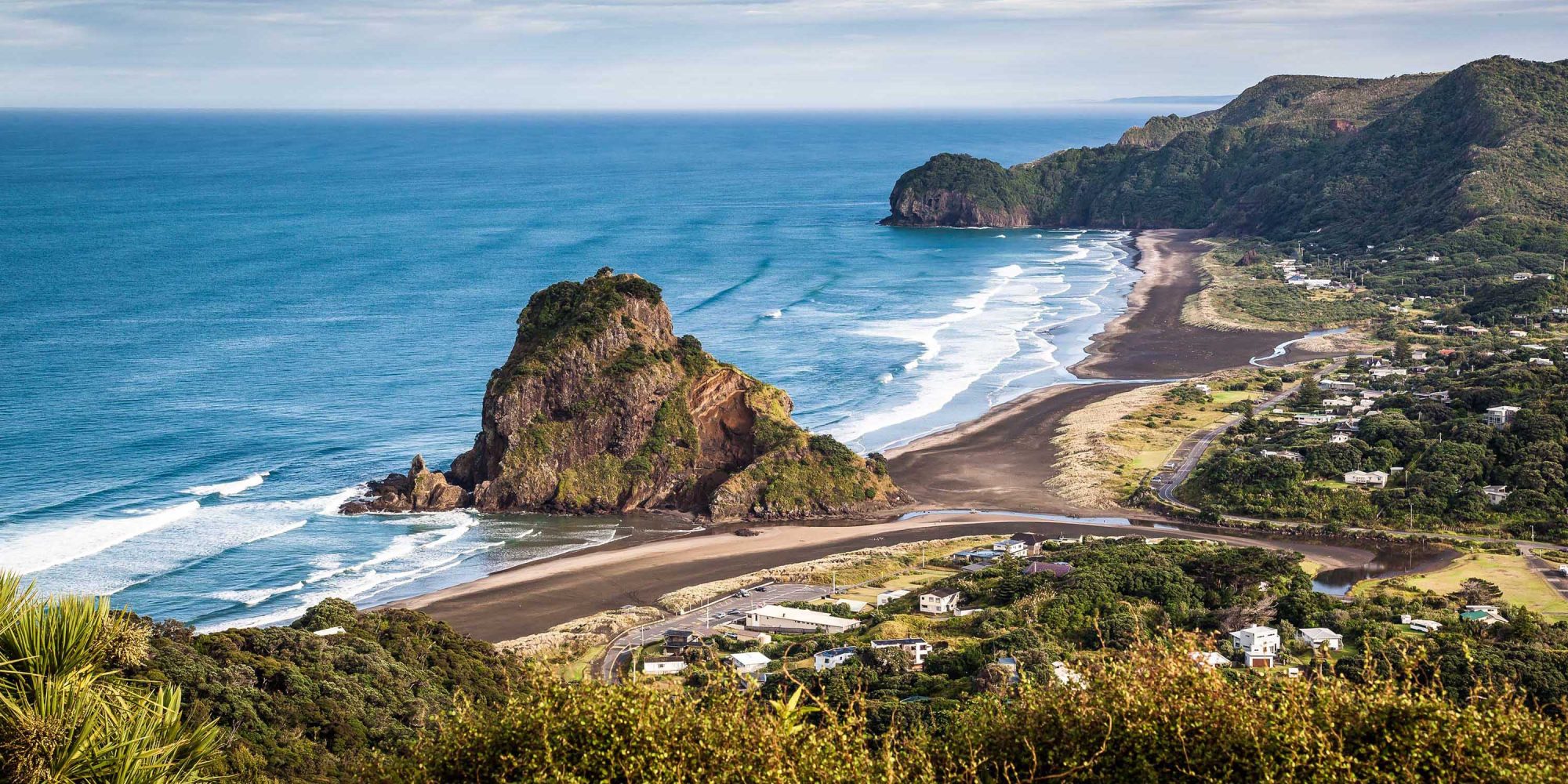 Region-Auckland-Beach-Scenery-View-Banner