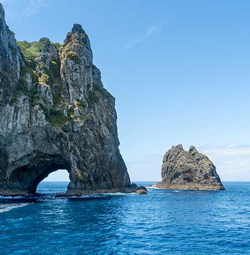 Region-Bay-of-Islands-Hole-in-the-Rock-Cruise-Small