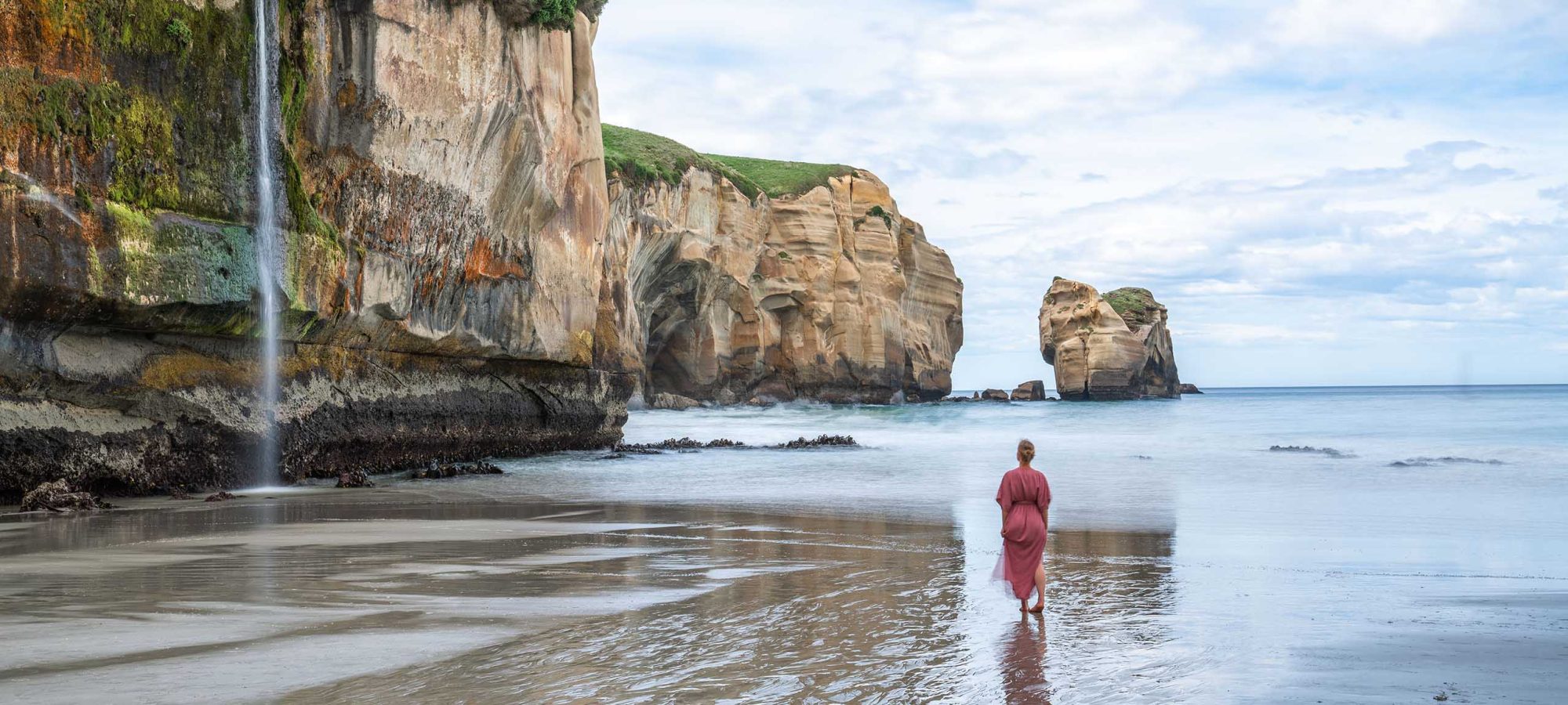 Region-Dunedin-Otago-Tunnel-Beach-Scenery-Waterfall-Nature-People-Banner