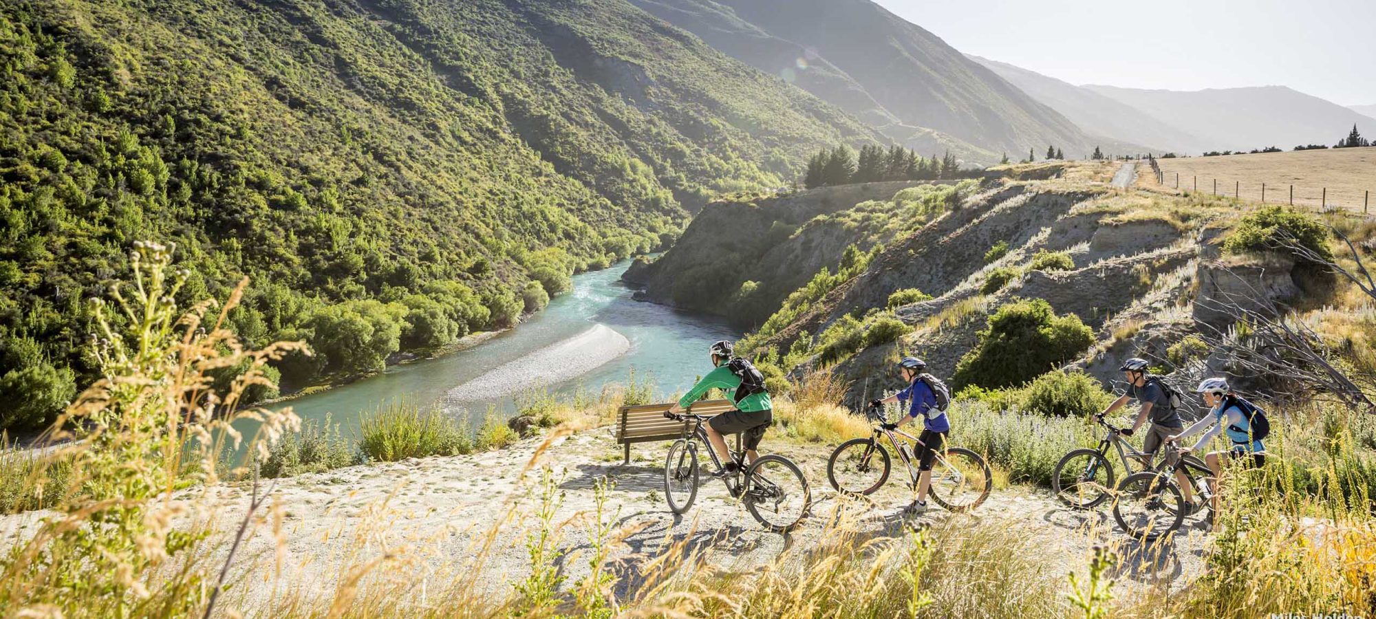 Region-Queenstown-Central-Otago-Gibston-Valley-Scenery-View-Biking-People-River-Mountains-Banner