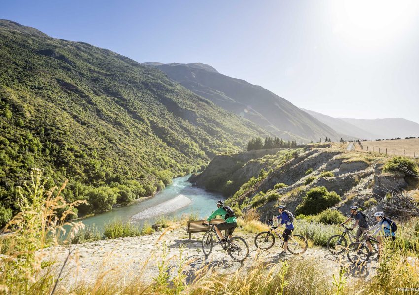 Region-Queenstown-Central-Otago-Gibston-Valley-Scenery-View-Biking-People-River-Mountains-Regular
