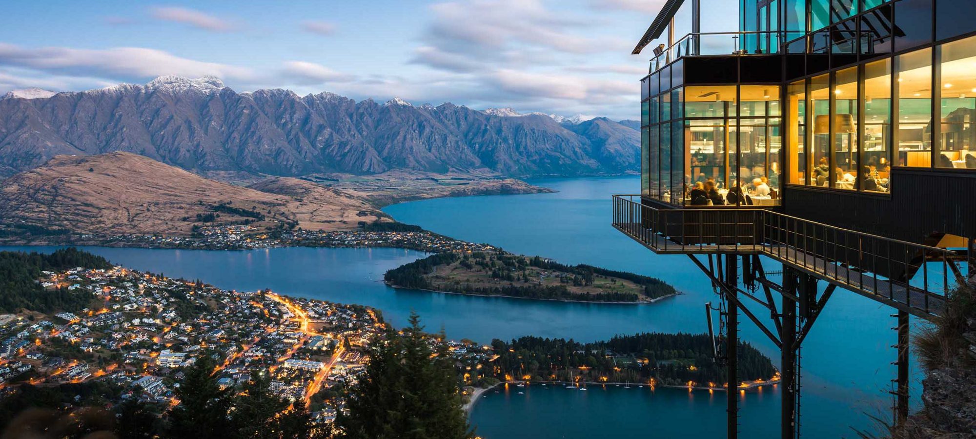 Region-Queenstown-Central-Otago-Town-Lake-View-Bobs-Peak-Sunset-Mountains-Gondola-Banner