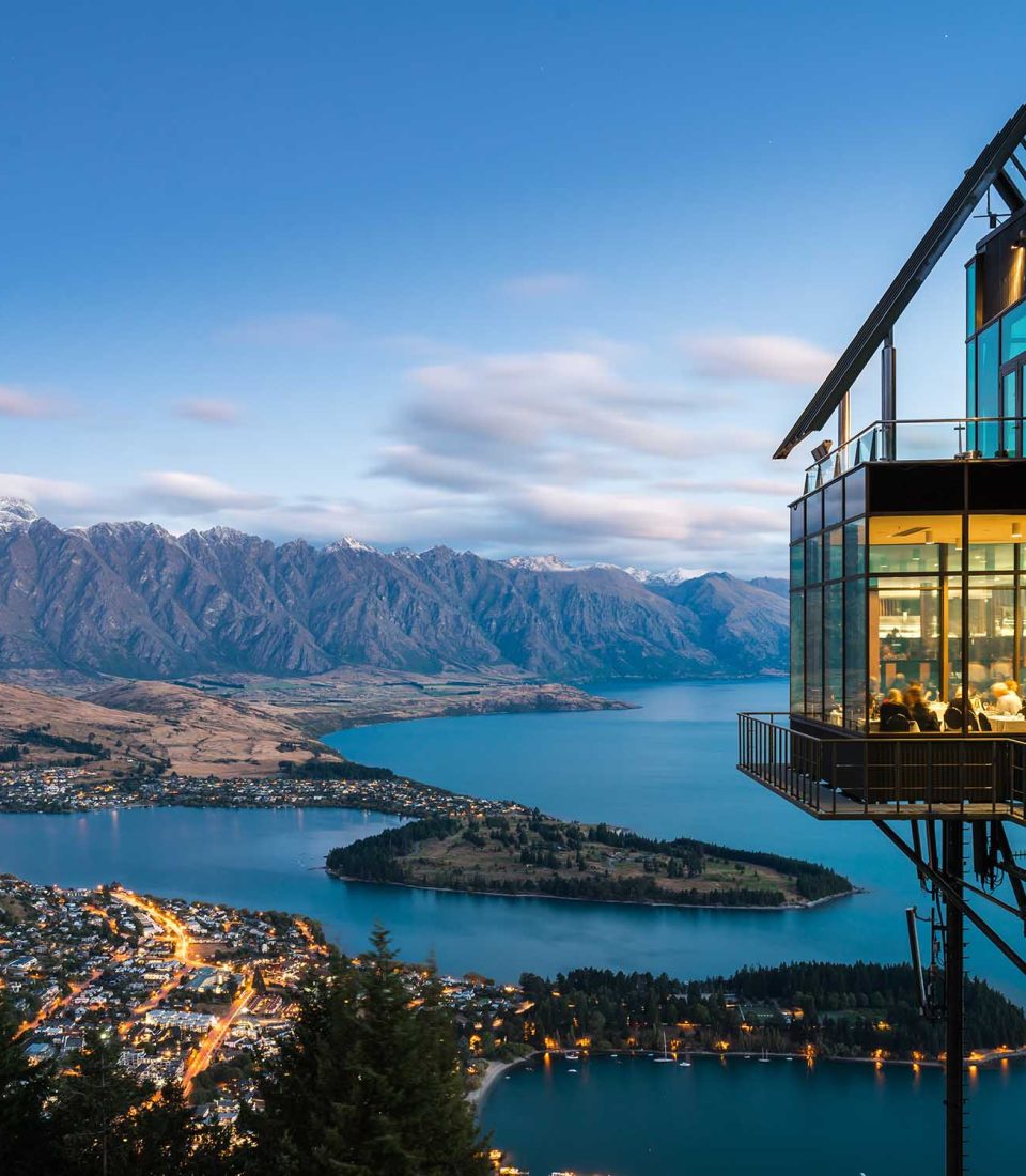 Region-Queenstown-Central-Otago-Town-Lake-View-Bobs-Peak-Sunset-Mountains-Gondola-Regular