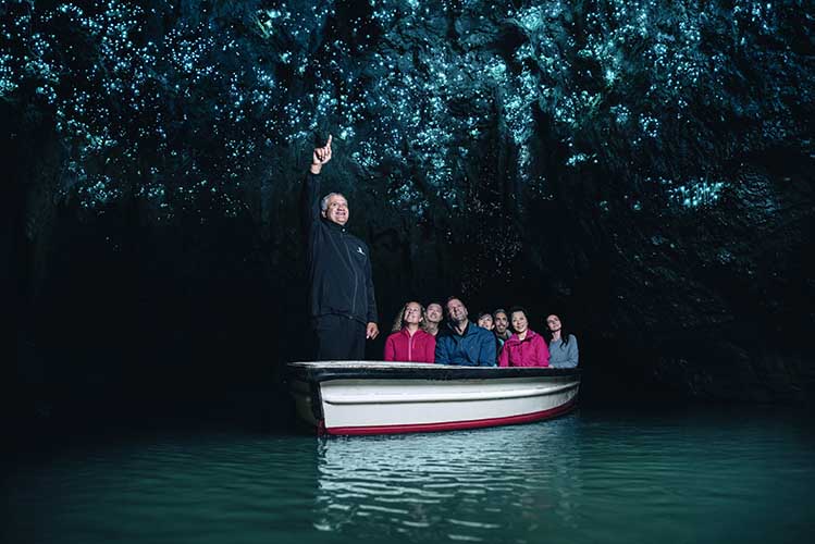 Region-Waikato-Hamilton-Waitomo-Caves-Boat-Glowworms-People-Small