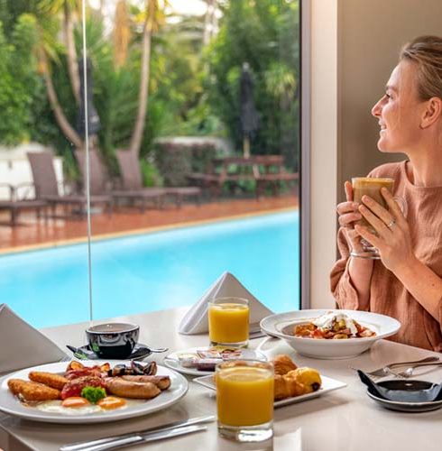 Scenic-Hotel-Bay-of-Islands-Loft-Nikau-Restaurant-Breakfast-Small