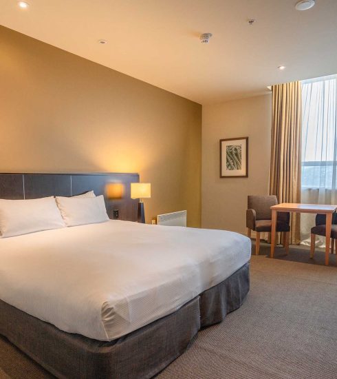 Scenic-Hotel-Dunedin-City-Standard-Room-King-1-Regular