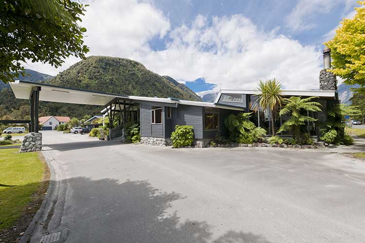 Scenic-Hotel-Franz-Josef-Glacier-Exterior-Grounds-Entrance-2-Small
